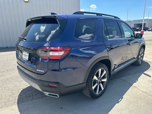 Used 2023 Honda Pilot Touring image 5