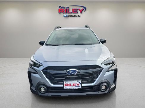 Used 2025 Subaru Outback Onyx Edition image 8