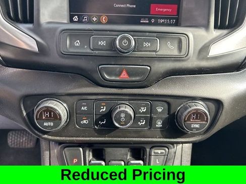 Used 2020 GMC Terrain SLE w/ Driver Convenience Package AWD/4WD image 25