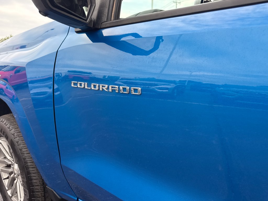 Used 2023 Chevrolet Colorado LT w/ LT Convenience Package II AWD/4WD image 16