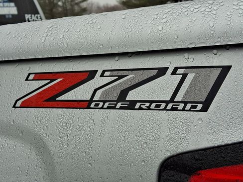 Used 2018 Chevrolet Silverado 1500 LT w/ All Star Edition image 4