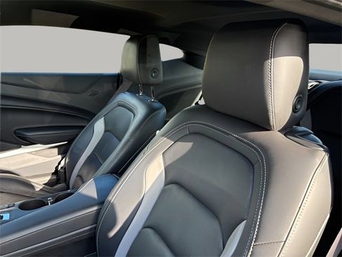 Used 2016 Chevrolet Camaro LT w/ RS Package image 8