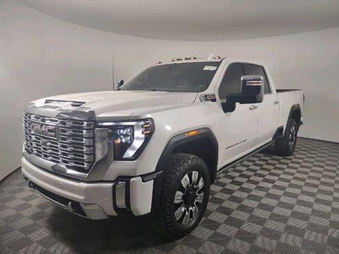 Used 2024 GMC Sierra 2500 Denali w/ Denali Reserve Package image 3
