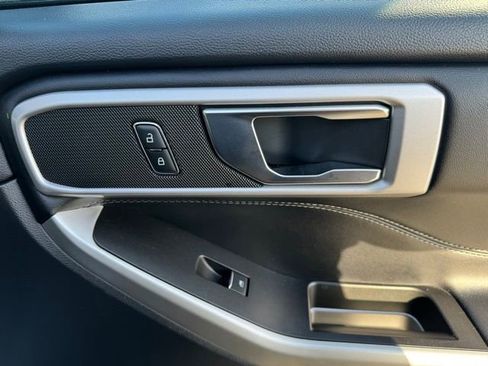 Certified 2022 Ford Explorer XLT w/ Equipment Group 202A image 17