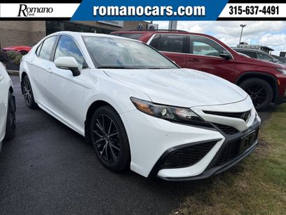 Used 2022 Toyota Camry SE w/ Carpet Mat Package (TMS)
