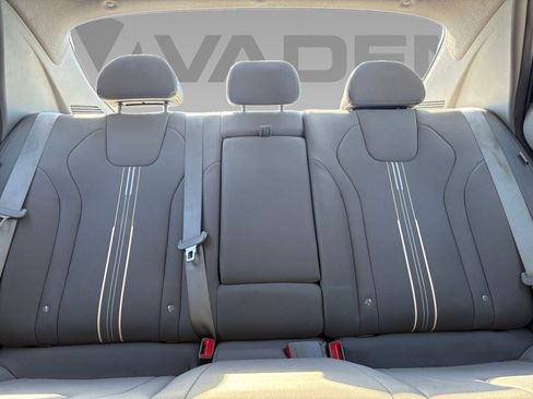 Used 2025 Hyundai Elantra SEL image 2