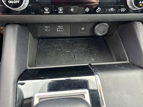 Used 2024 Mitsubishi Outlander SE image 40