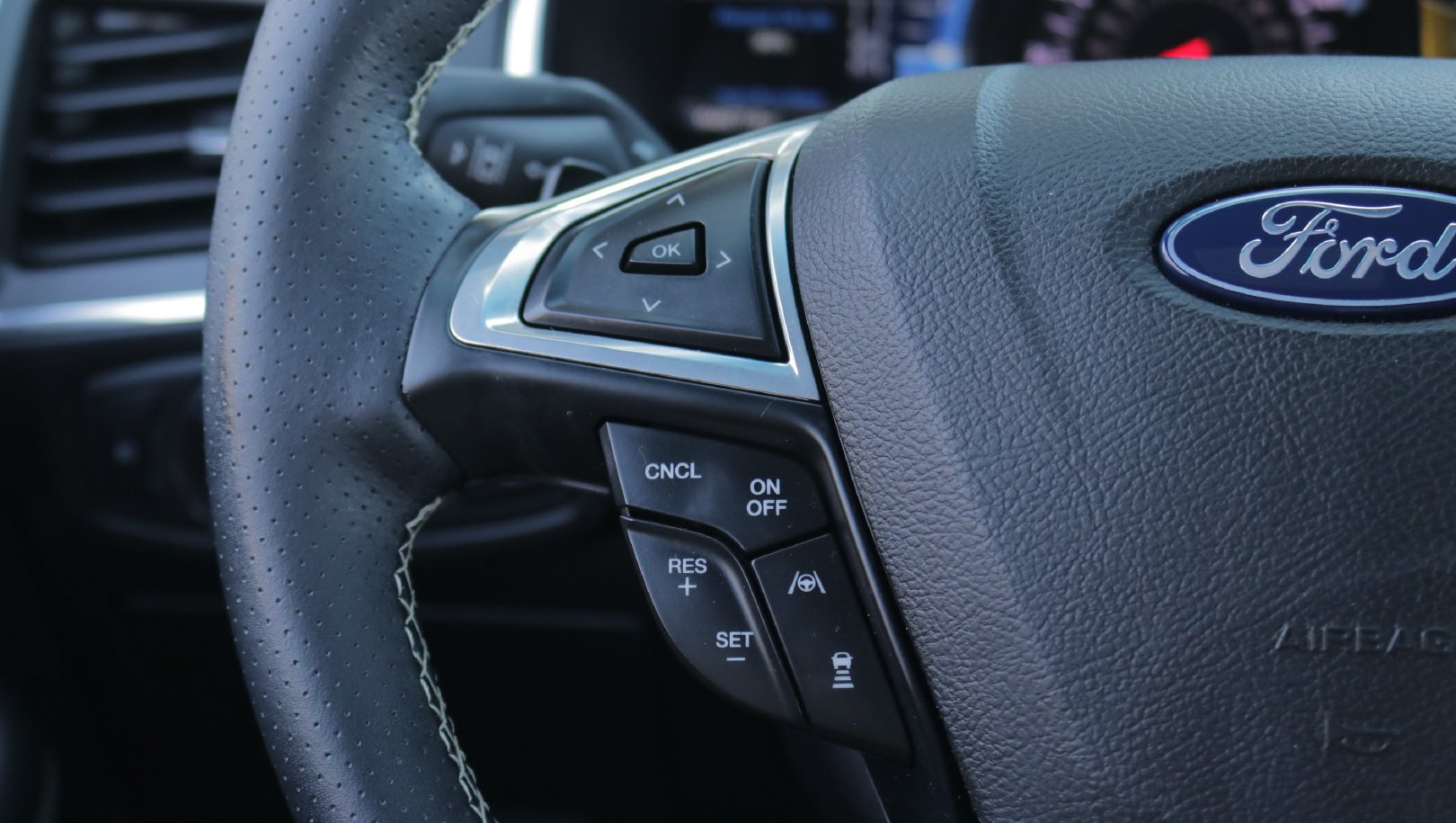Used 2019 Ford Edge ST w/ Equipment Group 401A AWD/4WD image 19