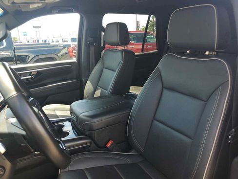Used 2025 Chevrolet Tahoe Premier RWD image 21