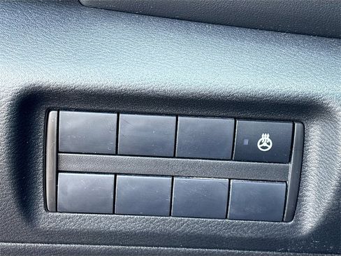 Used 2024 Nissan Kicks SR w/ SR Premium Package image 10