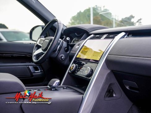 Used 2023 Land Rover Discovery S R-Dynamic image 22