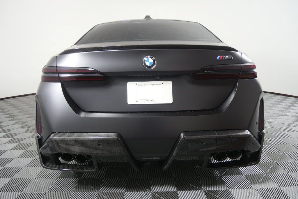 Used 2025 BMW M5 w/ Carbon Package AWD/4WD image 8