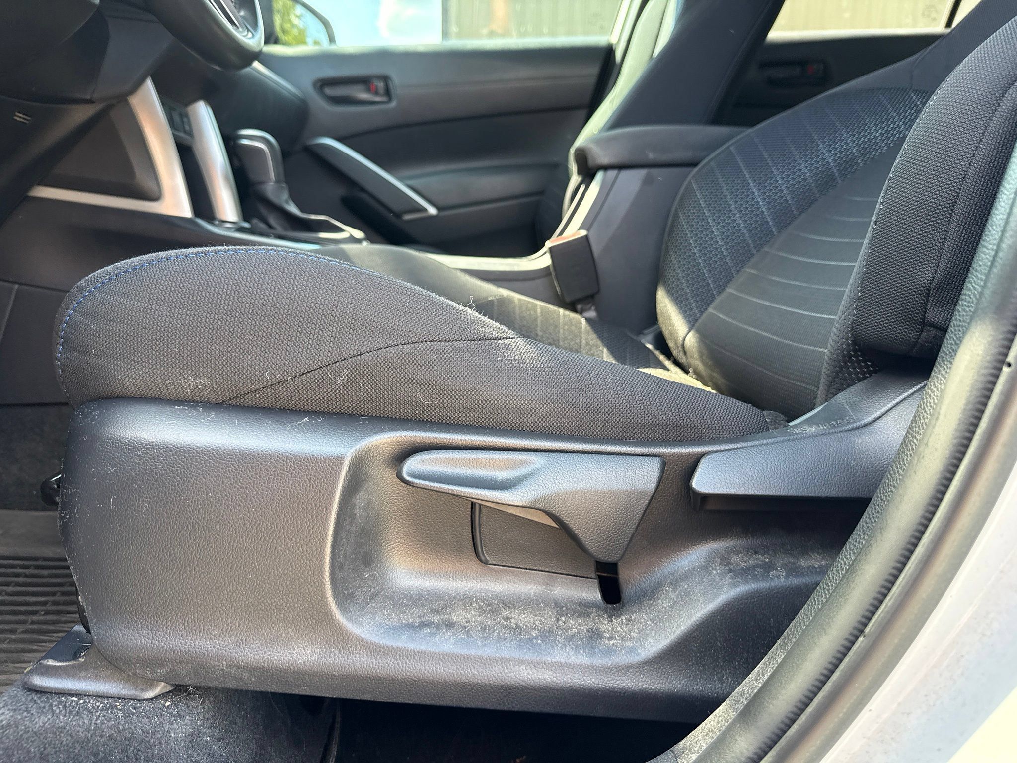 Used 2025 Toyota Corolla Cross AWD Hybrid image 25