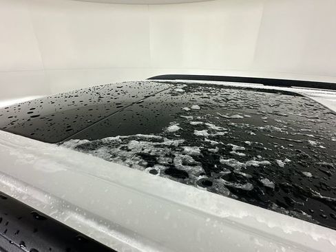 Certified 2021 Ford Explorer XLT w/ Equipment Group 202A image 28