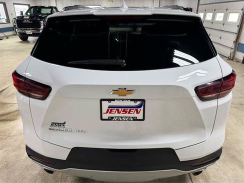 Certified 2025 Chevrolet Blazer LT w/ Convenience Package AWD/4WD image 5