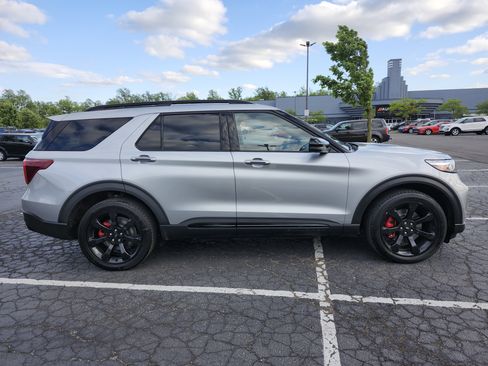 Used 2022 Ford Explorer ST w/ Equipment Group 401A AWD/4WD image 20
