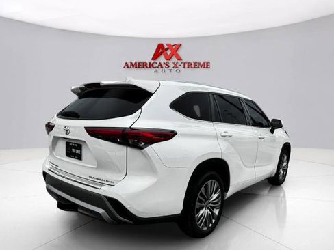 Used 2021 Toyota Highlander Platinum AWD/4WD image 5
