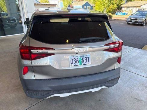 Used 2022 Kia Seltos LX AWD/4WD image 4