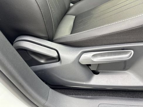 Used 2023 Volkswagen Tiguan SE w/ Panoramic Sunroof Package FWD image 50