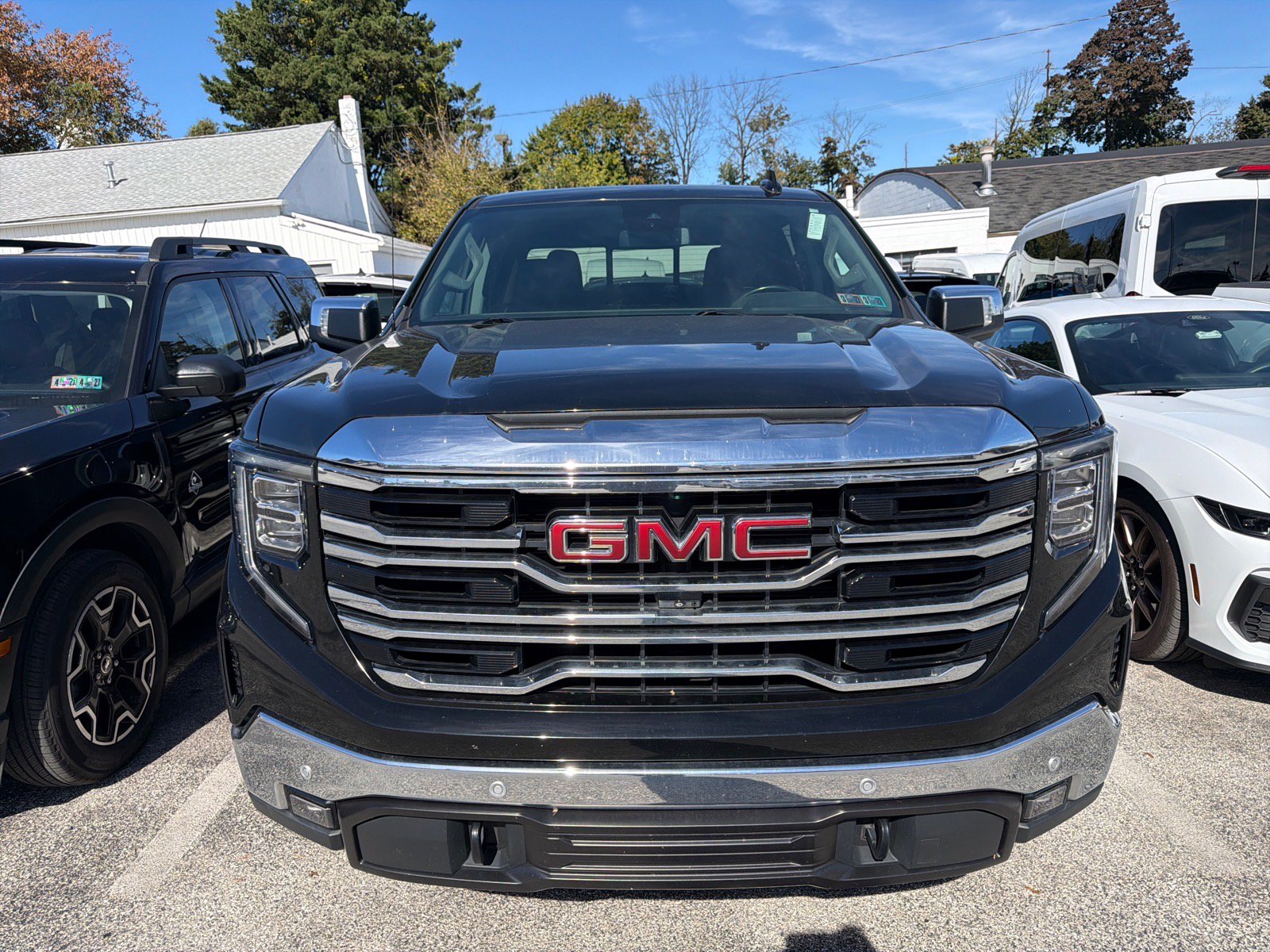 Used 2024 GMC Sierra 1500 SLT w/ SLT Premium Plus Package AWD/4WD image 2