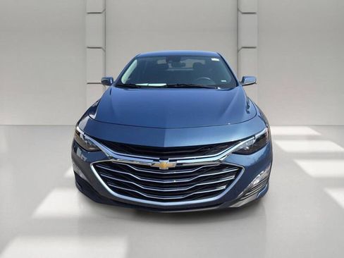 Used 2025 Chevrolet Malibu LT FWD image 2