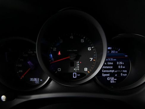 Certified 2020 Porsche Macan AWD/4WD image 22