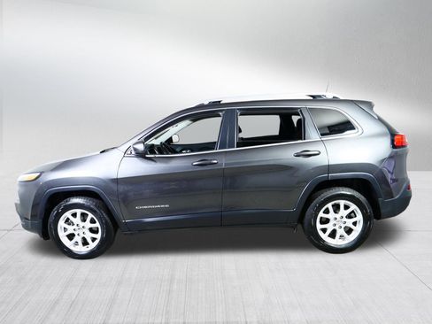 Used 2017 Jeep Cherokee Latitude w/ Safety/Convenience Group AWD/4WD image 4