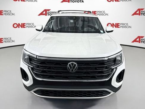 Used 2026 Volkswagen Atlas Cross Sport SE FWD image 2