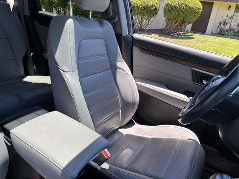 Used 2018 Honda CR-V Touring image 18