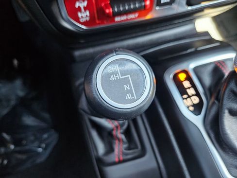 Used 2020 Jeep Wrangler Unlimited Rubicon AWD/4WD image 28