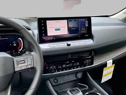 New 2026 Nissan Rogue Platinum w/ Platinum Premium Package AWD/4WD image 6