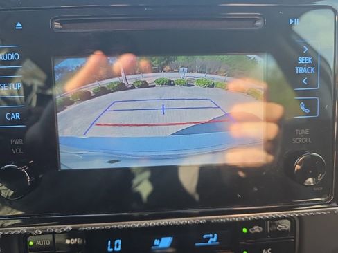 Used 2018 Toyota Corolla L image 27