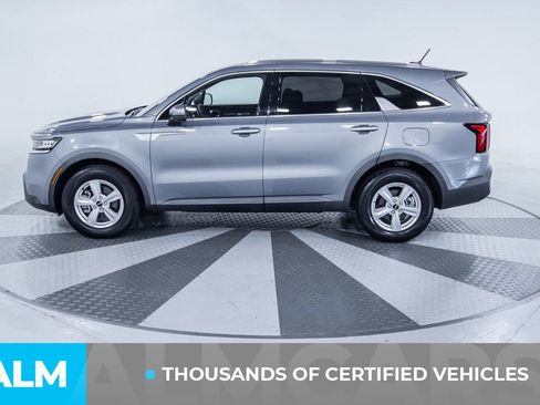 Used 2023 Kia Sorento LX FWD image 4