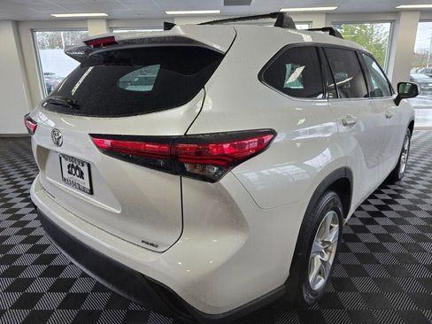 Used 2022 Toyota Highlander L image 3