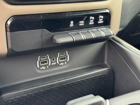 Used 2021 RAM 1500 Laramie image 25