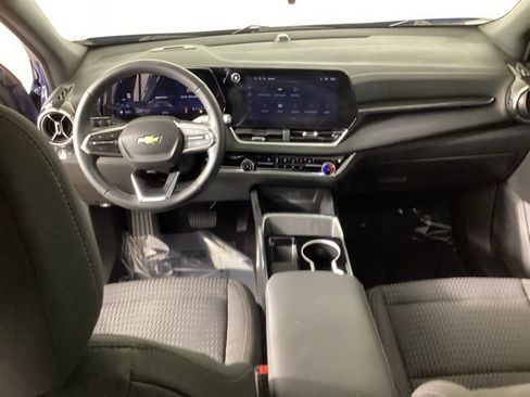 Used 2025 Chevrolet Equinox LT AWD/4WD image 33