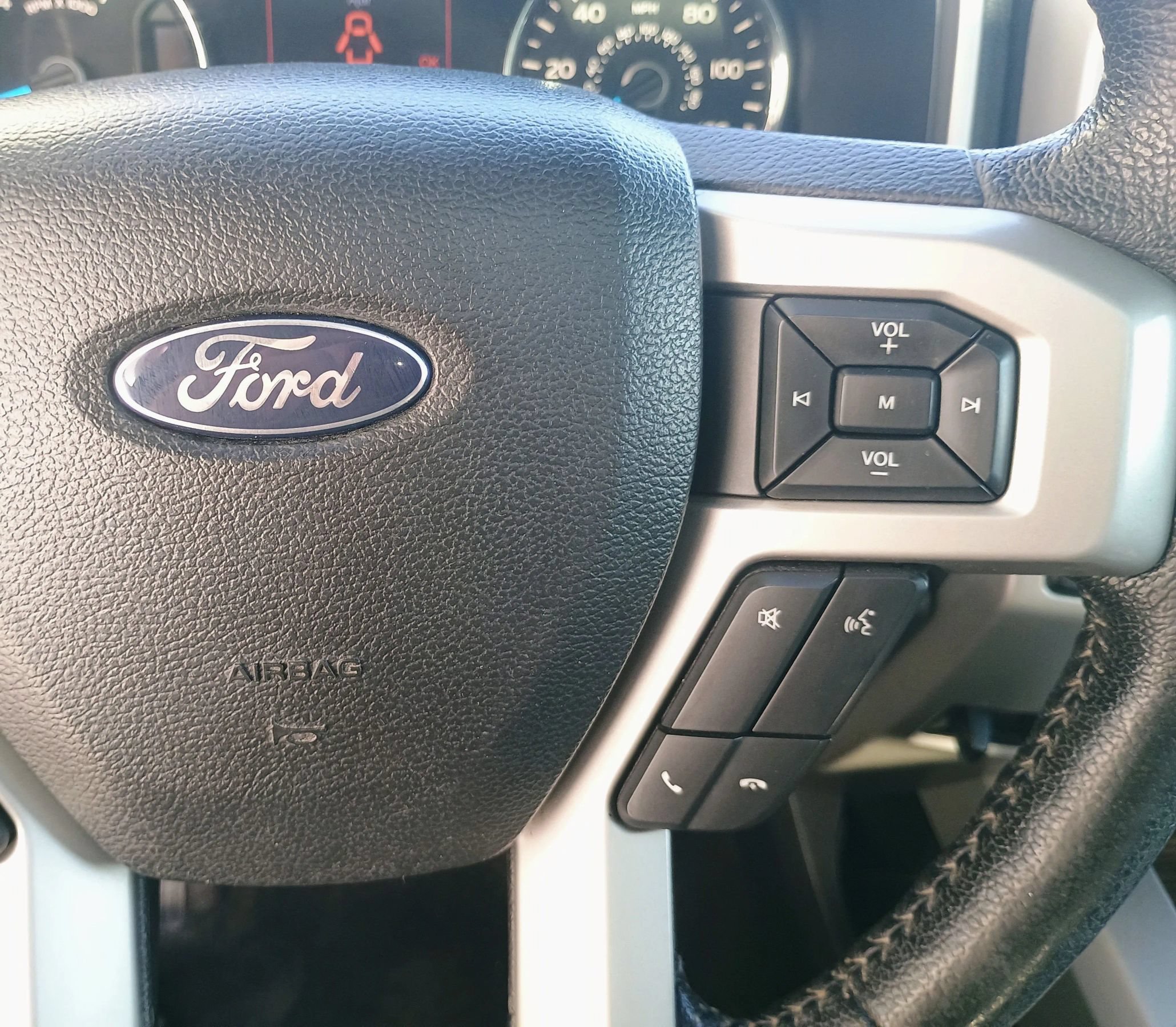 Used 2015 Ford F150 Lariat w/ Equipment Group 502A Luxury AWD/4WD image 23