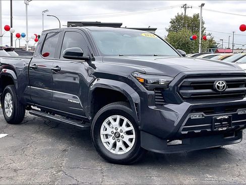 Used 2024 Toyota Tacoma SR5 AWD/4WD image 31