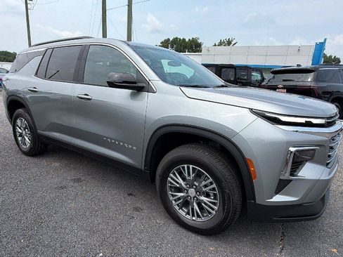 New 2026 Chevrolet Traverse LT FWD image 6