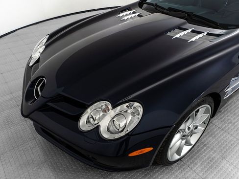 Used 2008 Mercedes-Benz SLR image 15
