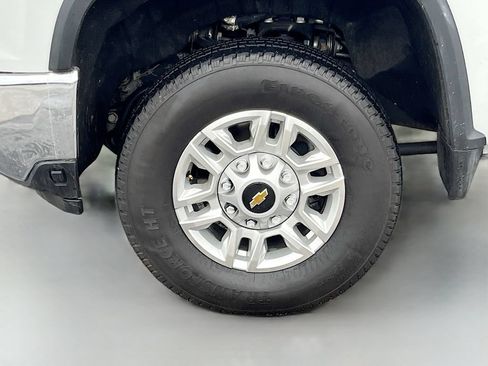 Used 2025 Chevrolet Silverado 2500 LT w/ Convenience Package AWD/4WD image 31