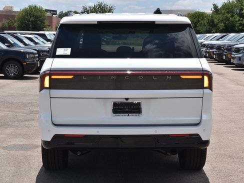 New 2026 Lincoln Navigator L Reserve w/ Jet Appearance Package AWD/4WD image 8