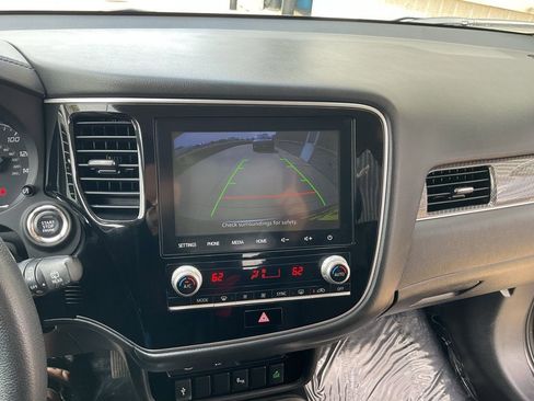 Used 2020 Mitsubishi Outlander SEL image 15