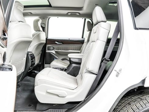 Used 2023 Jeep Grand Cherokee L Summit w/ Advanced Protech Group IV AWD/4WD image 18