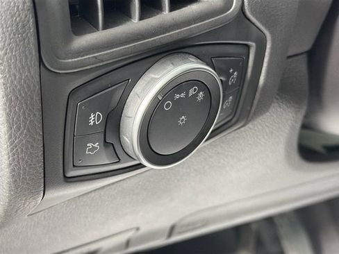 Used 2017 Ford Focus SEL image 10