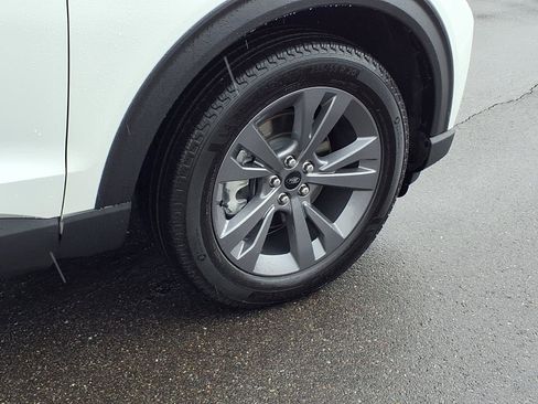 Used 2025 Ford Explorer Active w/ Active Comfort Package image 32