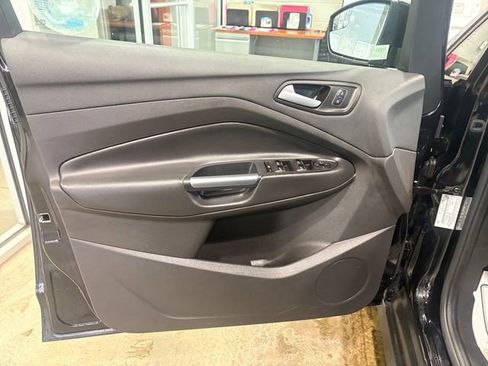 Used 2017 Ford C-MAX SE image 15