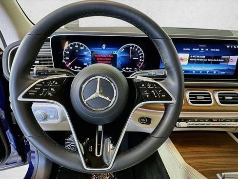 Used 2026 Mercedes-Benz GLE 450e 4MATIC image 11