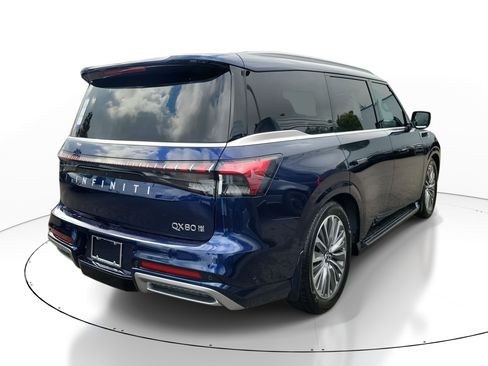 New 2026 INFINITI QX80 Luxe image 3