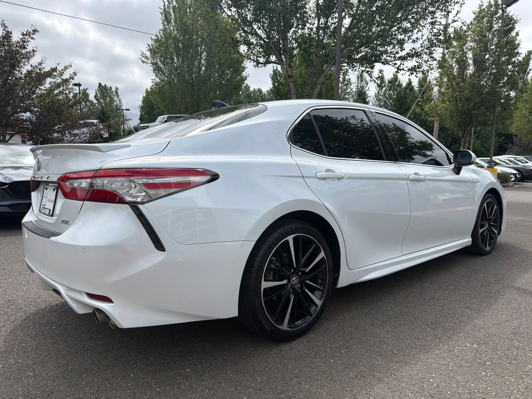 Used 2018 Toyota Camry XSE w/ Driver Assist Package FWD image 3